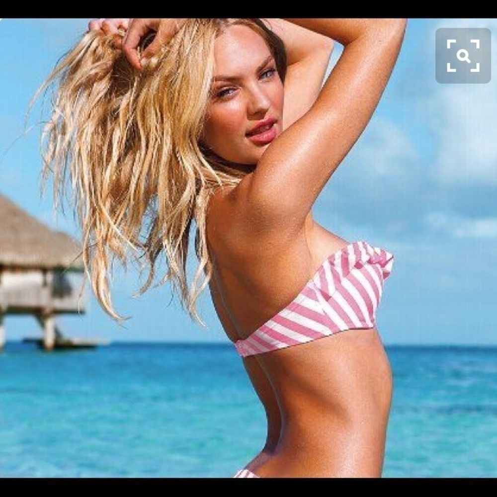 Flirty ruffle top from Victoria's Secret 34C